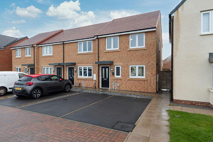 3 Bedroom End Of Terrace House For Sale In Snowdrop Way, West Meadows, Cramlington, NE23