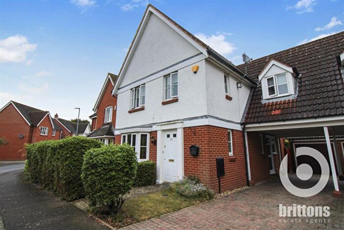 4 Bedroom Link Detached House For Sale In Blackthorn Road, South Wootton, PE30