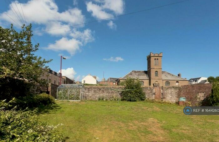 2 Bedroom Flat To Rent In Bank Street, Crieff, PH7