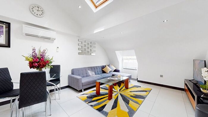 1 Bedroom Flat To Rent In Gloucester Place, Marylebone, London, W1U