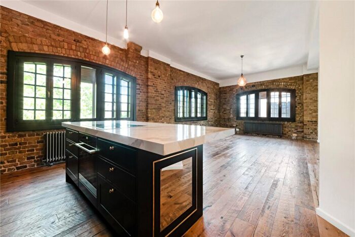 2 Bedroom Apartment To Rent In Telfords Yard, London, E1W