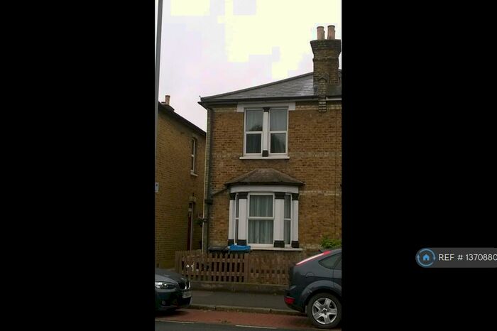 3 Bedroom Semi-Detached House To Rent In Villiers Road, Kingston Upon Thames, KT1