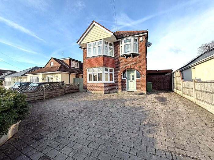 3 Bedroom Detached House For Sale In Hennings Park Road, Oakdale, Poole, BH15