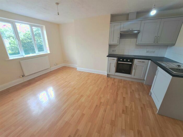 2 Bedroom Apartment To Rent In Cleeve Wood Road, Downend, Bristol, BS16