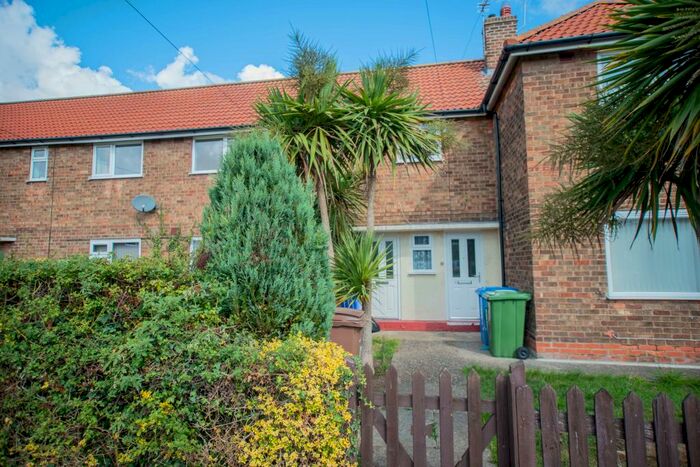 2 Bedroom Flat To Rent In Sykes Close, Hull, East Riding Of Yorkshire, HU10