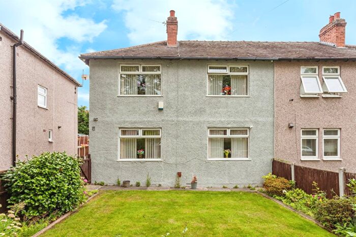 3 Bedroom Semi-Detached House For Sale In Haselden Road, Wakefield, WF2