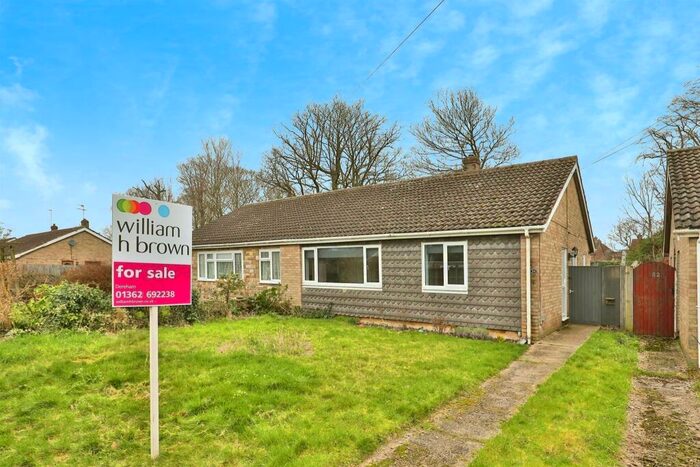 2 Bedroom Semi-Detached Bungalow For Sale In South Green Gardens, Dereham, NR19