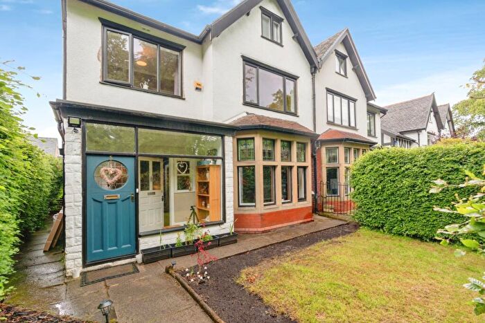 4 Bedroom Semi-Detached House For Sale In Southern Avenue, Burnley, Lancashire, BB12