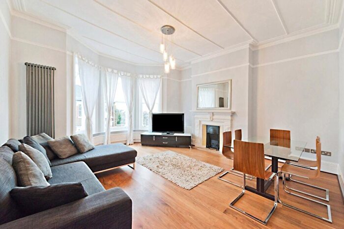3 Bedroom Flat To Rent In Downe Mansions, NW6