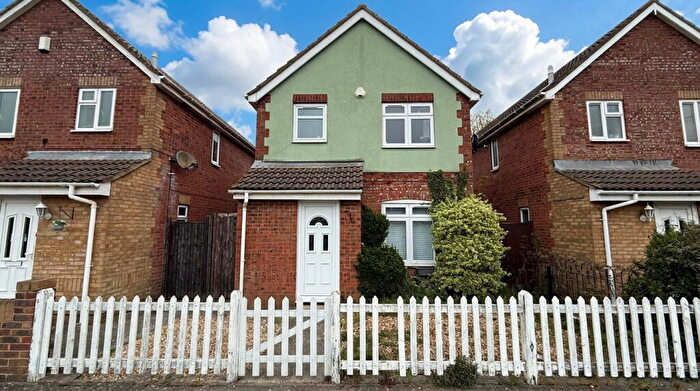 3 Bedroom Detached House For Sale In Longley Road, Rainham, Gillingham, ME8