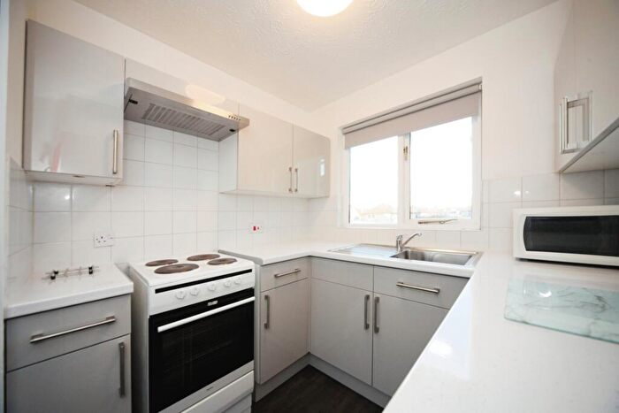 1 Bedroom Maisonette To Rent In Pimpernel Grove, Walnut Tree, MK7