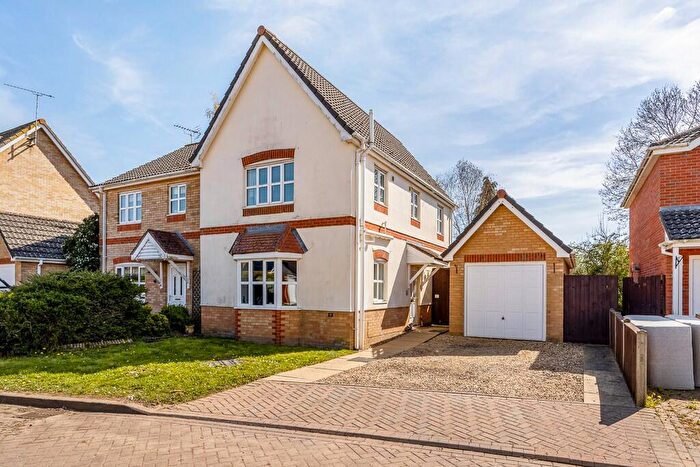 3 Bedroom Semi-Detached House For Sale In Oakwood Park, Moulton Seas End, PE12