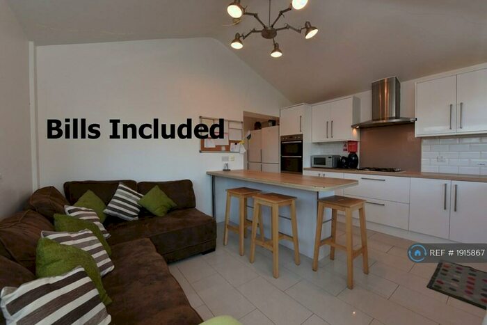 5 Bedroom End Of Terrace House To Rent In Guildford Park Avenue, Guildford, GU2