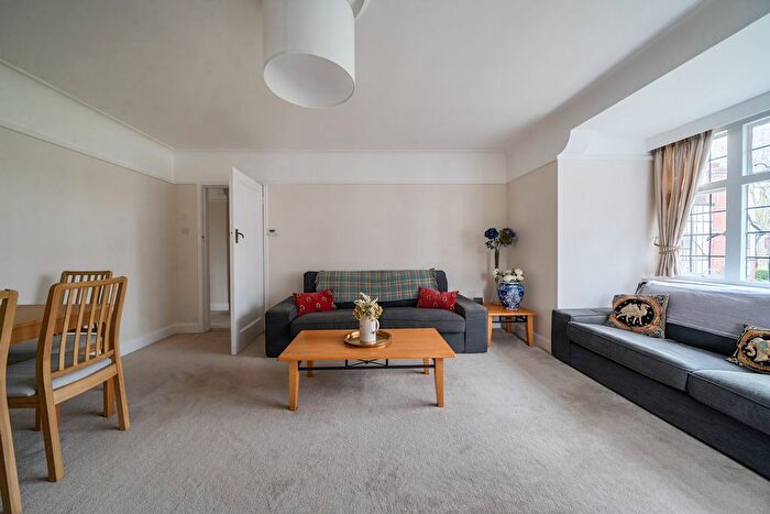 2 Bedroom Flat For Sale In Monks Drive, London, W3
