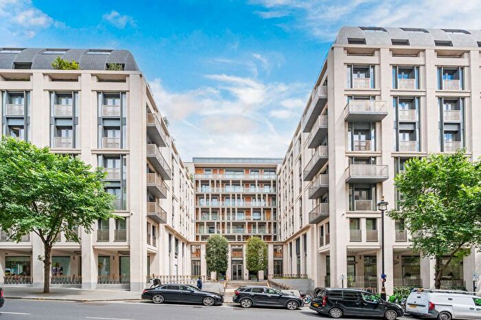 3 Bedroom Flat For Sale In Gladstone House, The Strand, London, WC2R