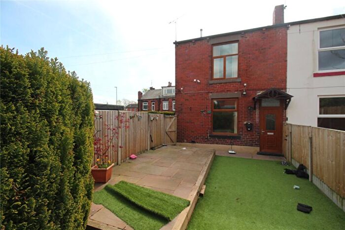 2 Bedroom End Of Terrace House To Rent In Hurstead Green, Rochdale, Greater Manchester, OL12