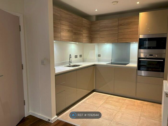 1 Bedroom Flat To Rent In Rosenburg Road, London, W3