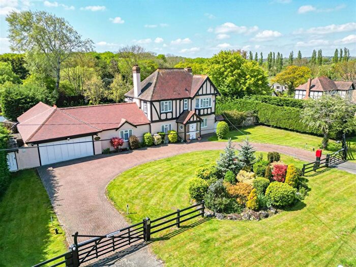 3 Bedroom Detached House For Sale In Little Warley Hall Lane, Little Warley, Brentwood, CM13