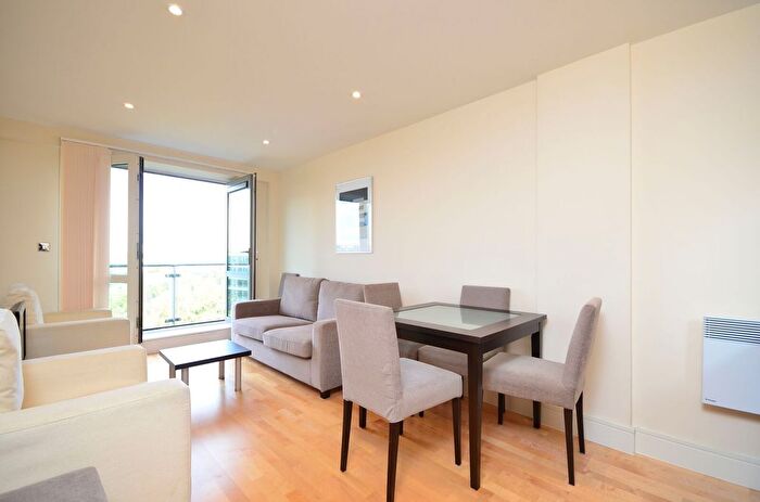 2 Bedroom Flat To Rent In Chiswick High Road, Chiswick, London, W4