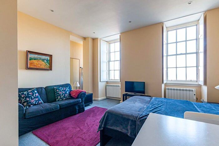 Studio To Rent In L North Bank Street, Edinburgh, EH1