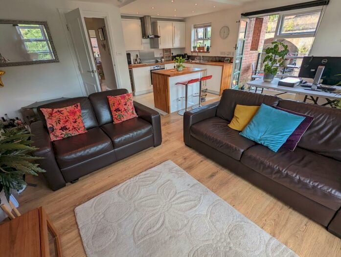 2 Bedroom Apartment To Rent In Ship Canal House, Slate Wharf, Manchester, M15