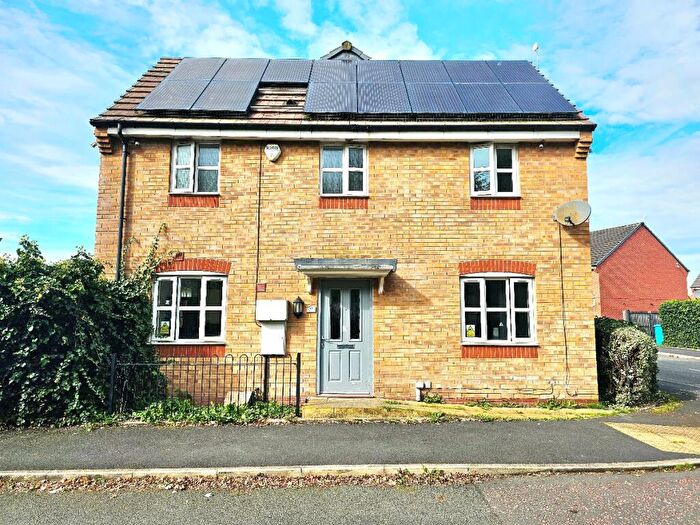 3 Bedroom Semi-Detached House To Rent In Shillingford Road, Gorton, Manchester, M18