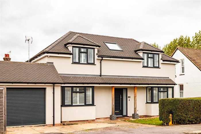 4 Bedroom Detached House For Sale In Althorne Road, Redhill, RH1