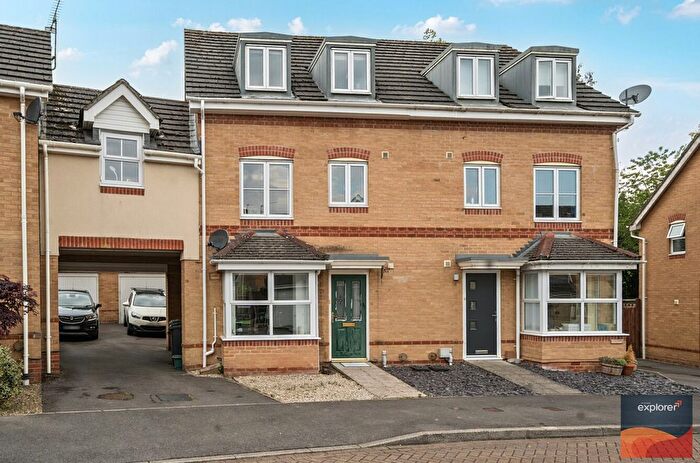 4 Bedroom Semi-Detached House For Sale In Oceana Crescent, Beggarwood, RG22