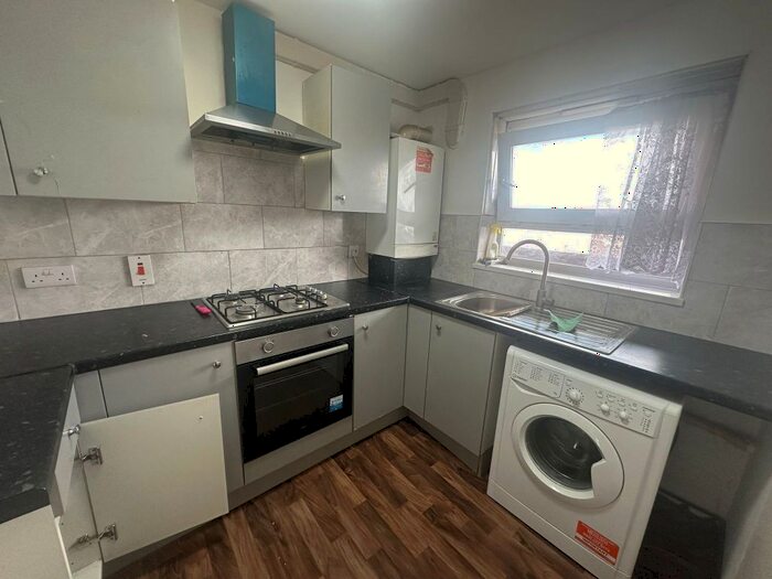 2 Bedroom Flat To Rent In Heathway, Dagenham, RM10