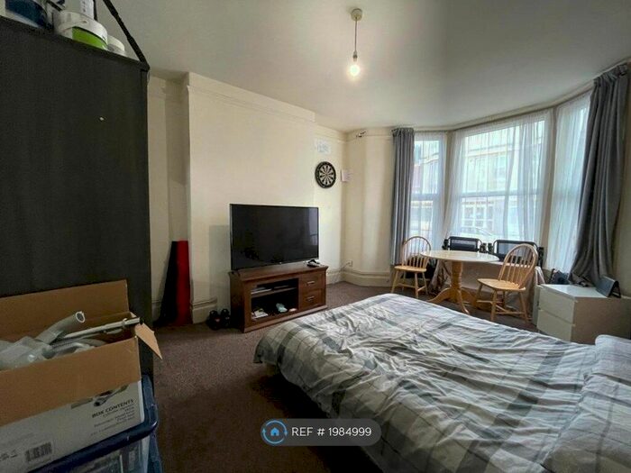 Studio To Rent In Withnell Road, Blackpool, FY4