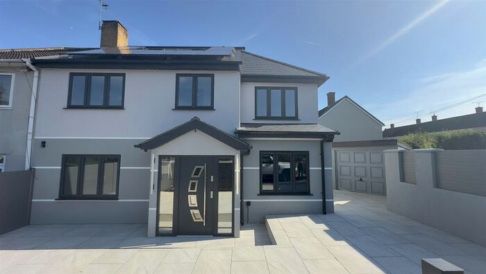 6 Bedroom Property To Rent In Newbury Road, Romford, RM3