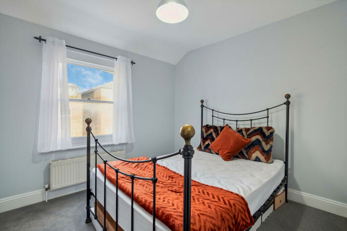 2 Bedroom Flat To Rent In Finsbury Park Road, Islington, N4