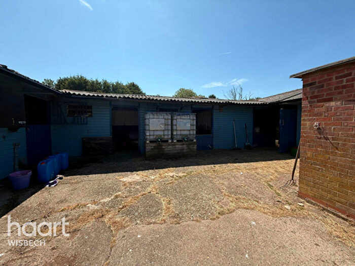 4 Bedroom Detached Bungalow For Sale In Chalk Road, Walpole St Peter, PE14