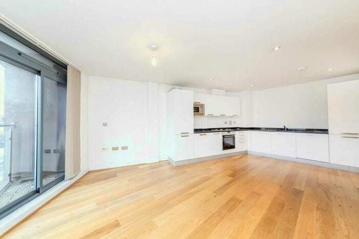 2 Bedroom Flat To Rent In Goswell Road, Clerkenwell, EC1V