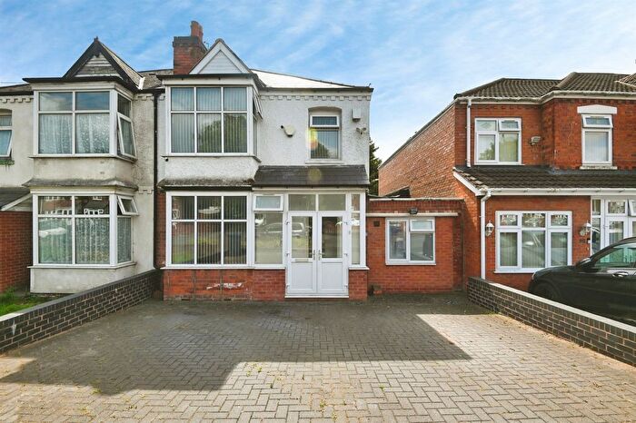 3 Bedroom Semi Detached House For Sale In Stechford Road, Birmingham, B34