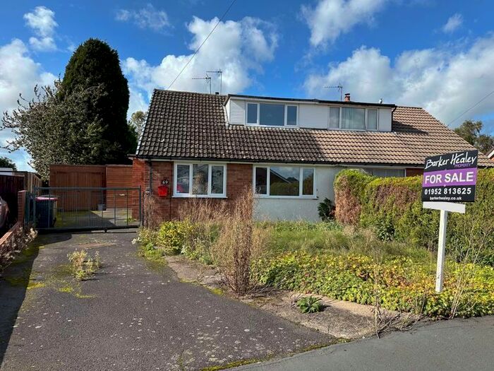 3 Bedroom Semi-Detached House For Sale In Greenacres Way, Newport, TF10