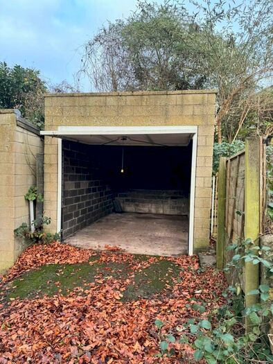 Garage / Parking To Rent In Combe Road, Bath, BA2