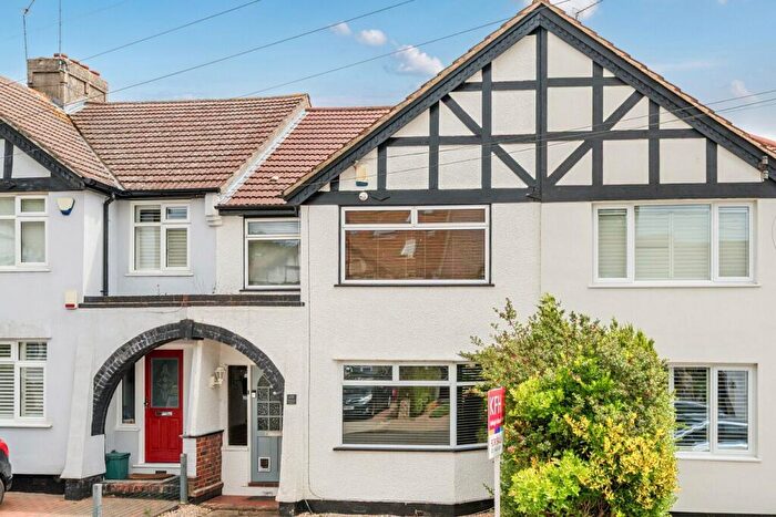 3 Bedroom House For Sale In Sunray Avenue, Bromley, BR2