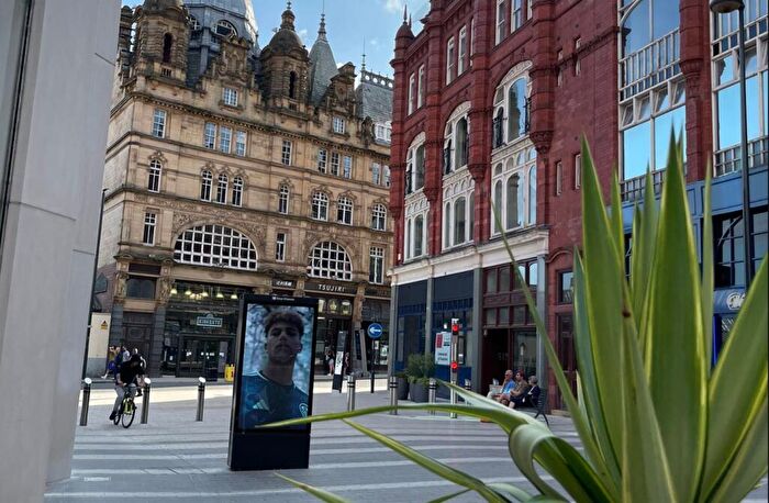 1 Bedroom Flat To Rent In Harewood Street, Leeds, West Yorkshire, LS2