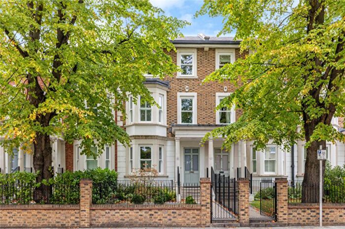 5 Bedroom Link Detached House To Rent In Beverley Road, London, SW13