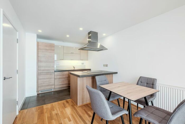 1 Bedroom Flat To Rent In Atrium Heights, Greenwich Creekside, SE8