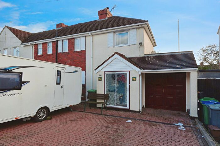 3 Bedroom End Terrace House For Sale In City Road, Oldbury, B69