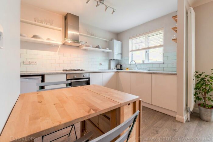 1 Bedroom Flat To Rent In (Copy Of) Ferris Road, East Dulwich, London SE22