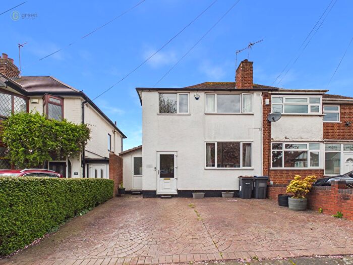 3 Bedroom Semi Detached House For Sale In Elmbridge Road, Great Barr Birmingham, B44