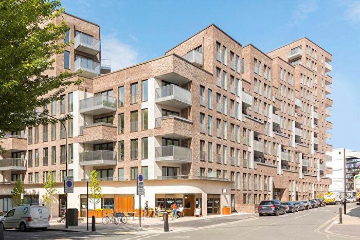 2 Bedroom Flat To Rent In Jubilee Walk, Clerkenwell, WC1X