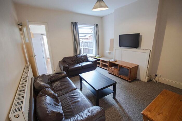 3 Bedroom House To Rent In Teignmouth Road, Birmingham, West Midlands, B29