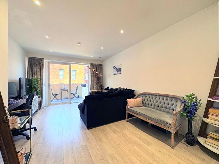 1 Bedroom Flat For Sale In Damsel Walk, Woodlark Apartments, NW9