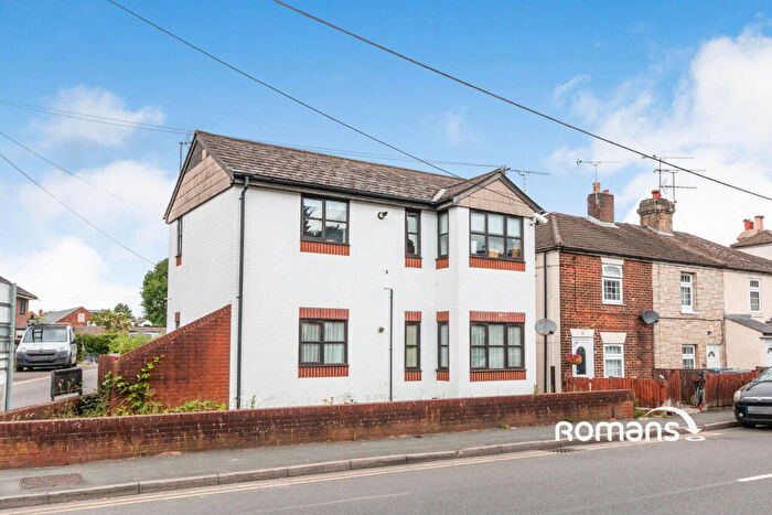 1 Bedroom Flat To Rent In The Laurels, Badshot Lea Road, Farnham, GU9
