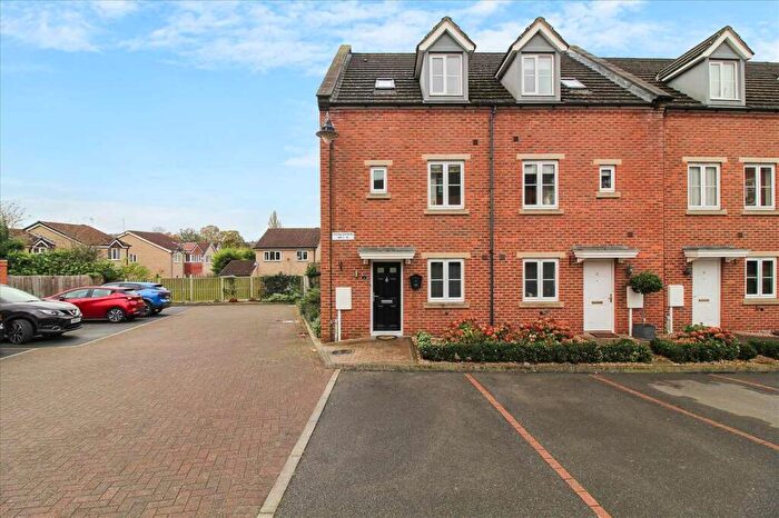 3 Bedroom House To Rent In MacMillan Mews, Chesterfield, S40