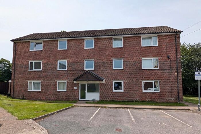 2 Bedroom Flat For Sale In Norton Close, Southwick, Fareham, PO17